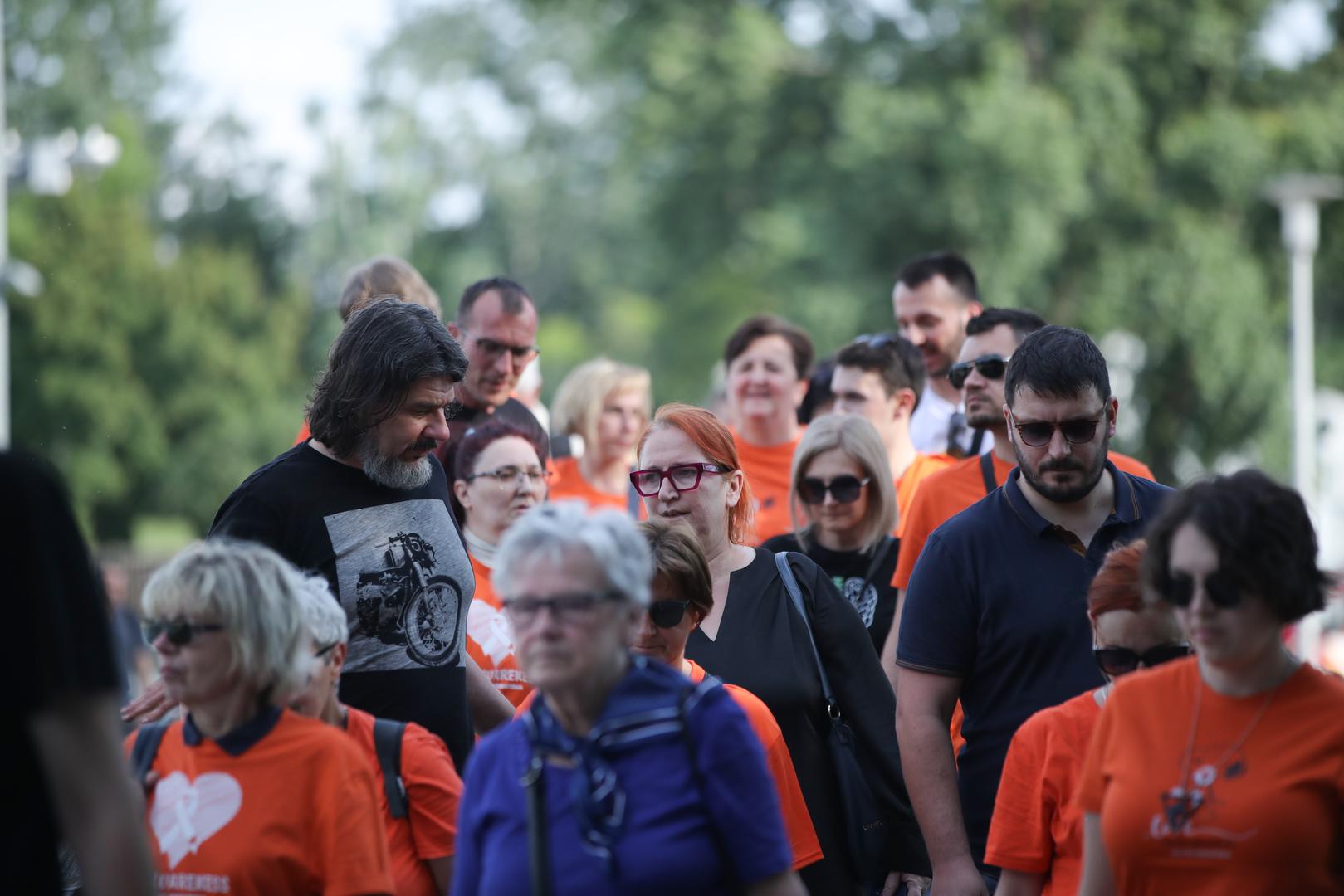 Zahvaljujući ovoj manifestaciji, oboljeli su proteklih godina izvršili pritisak na donositelje odluka i promijenili kriterije liječenja koji su u Hrvatskoj tada bili loši. Najmasovnije okupljanje i ove je godine bilo na zagrebačkom Bundeku, gdje će se jučer od 17 sati održala masovna akcija sa sudionicima iz cijele Hrvatske. Šetnja oboljelih i njihovih obitelji oko jezera Bundek simbolično je pokazala da borba traje i da su još daleko od cilja.