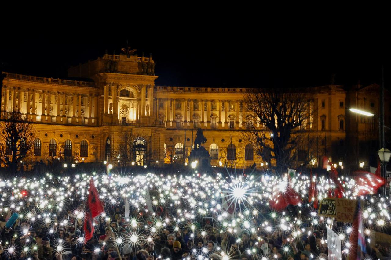 Protest against far-right Freedom Party (FPO) the prospect of a far-right-led government