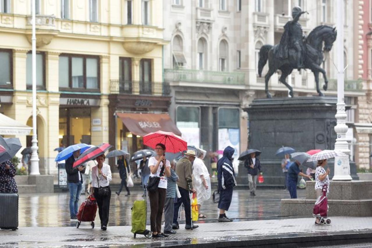 Pijavice između Šipana i Mljeta