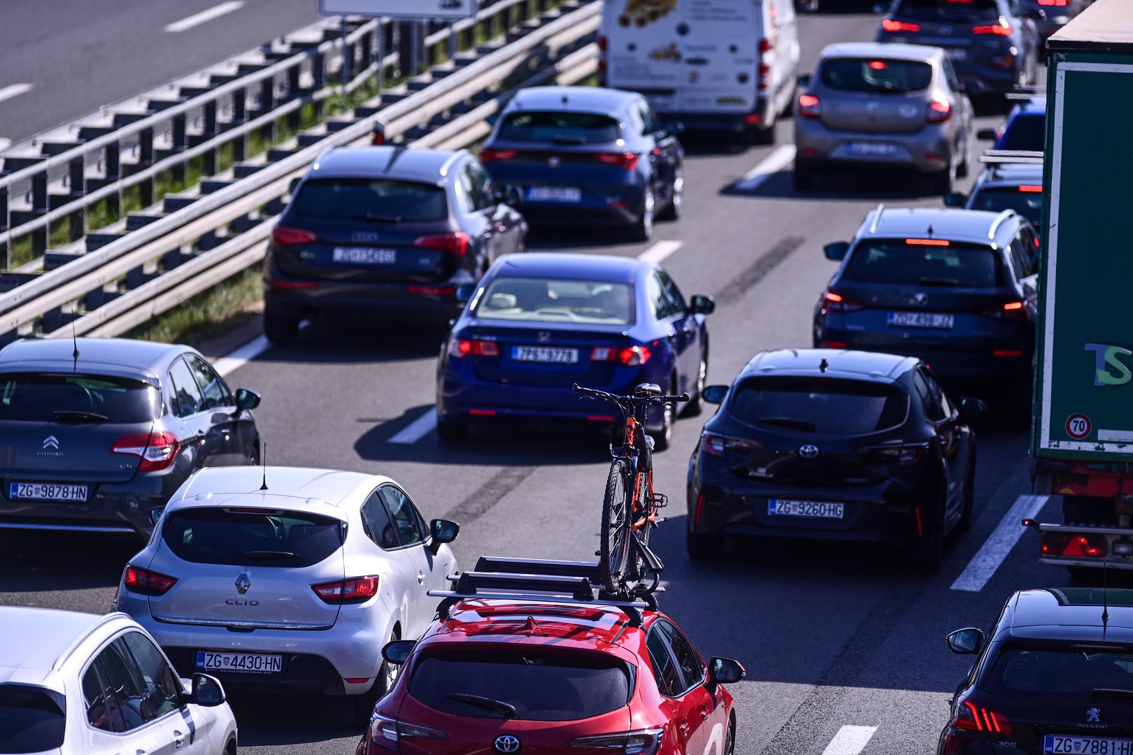 14.07.2023., Zagreb - Guzve na naplatnoj postaji Lucko u smjeru mora i u smjeru Zagreba pred pocetak vikenda. Photo: Igor Soban/PIXSELL