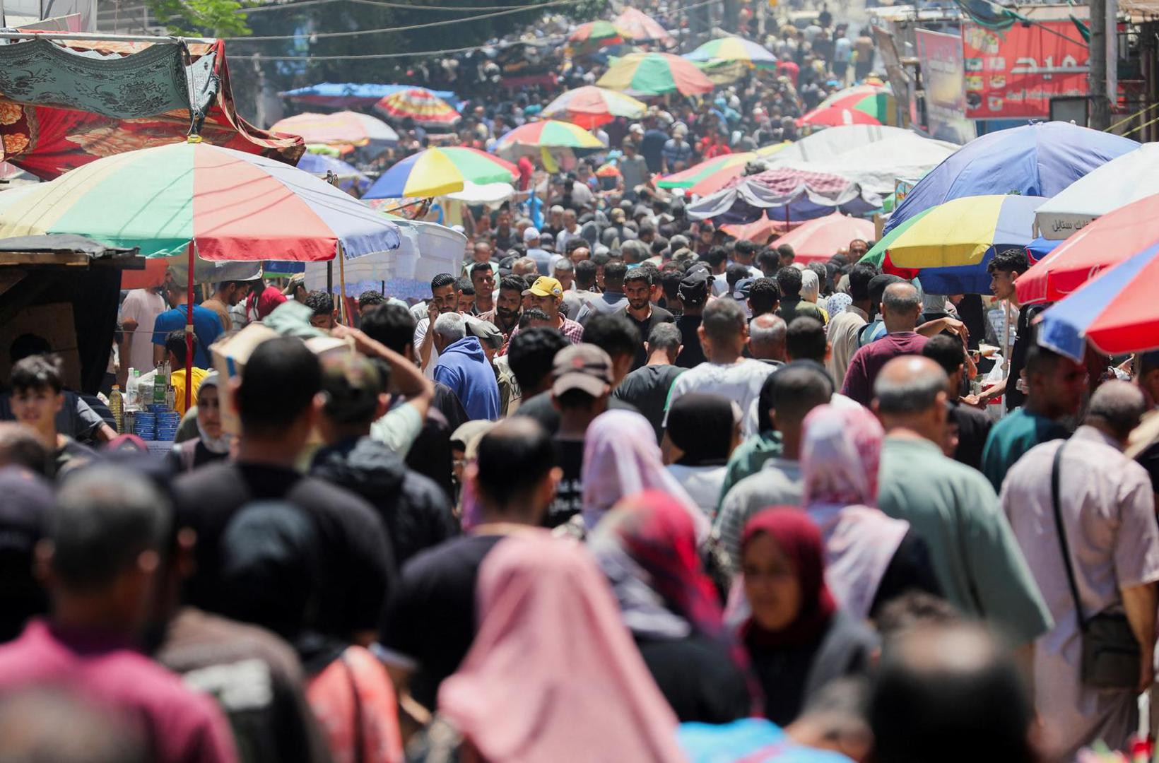 Palestinians, including displaced, cram into Deir Al-Balah as people continue to flee Rafah due to an Israeli ground operation, in the central Gaza Strip May 12, 2024. REUTERS/Ramadan Abed Photo: Ramadan Abed/REUTERS