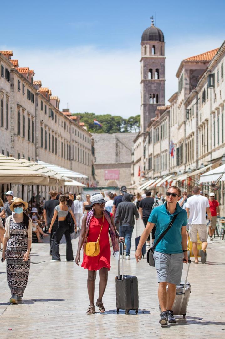 18.07.2020., Stara gradska jezgra, Dubrovnik - Turisti u gradu.
Photo: Grgo Jelavic/PIXSELL