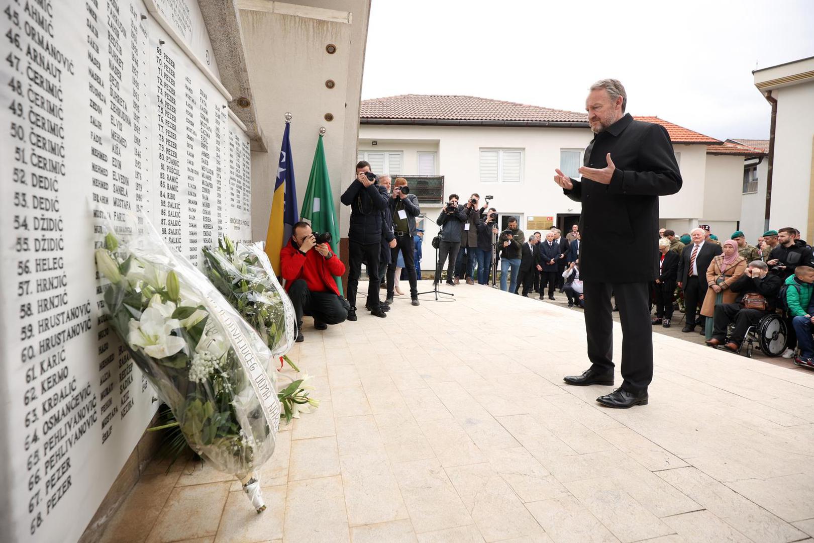 16.04.2022., Ahmici, Bosna i Hercegovina - Polaganjem cvijeca na spomen-obiljezje obiljezena 29. godisnjica masakra u selu Ahmici. Bakir Izetbegovic
 Photo: Armin Durgut/PIXSELL