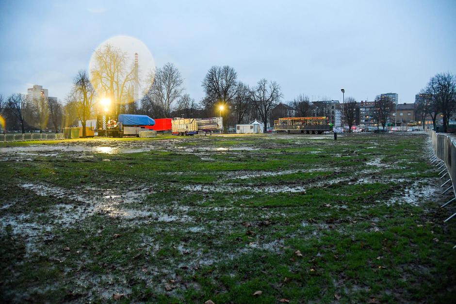 Zagreb: Blato na Trgu dr. Franje Tuđmana