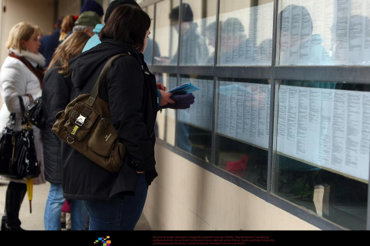 '24.02.2009., Zagreb - Anketiranje nezaposlenih na Zavodu za zaposljavanje u Zvonimirovoj.  Photo: Dalibor Urukalovic/24sata'