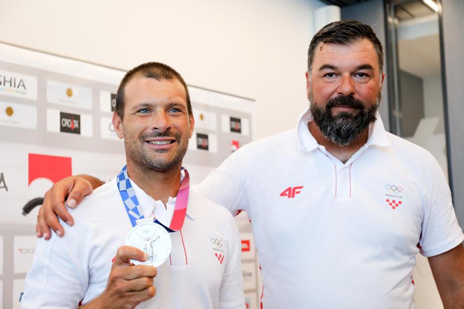 Tonči Stipanović. osvajač srebrne medalje na OI, sletio u Zagreb