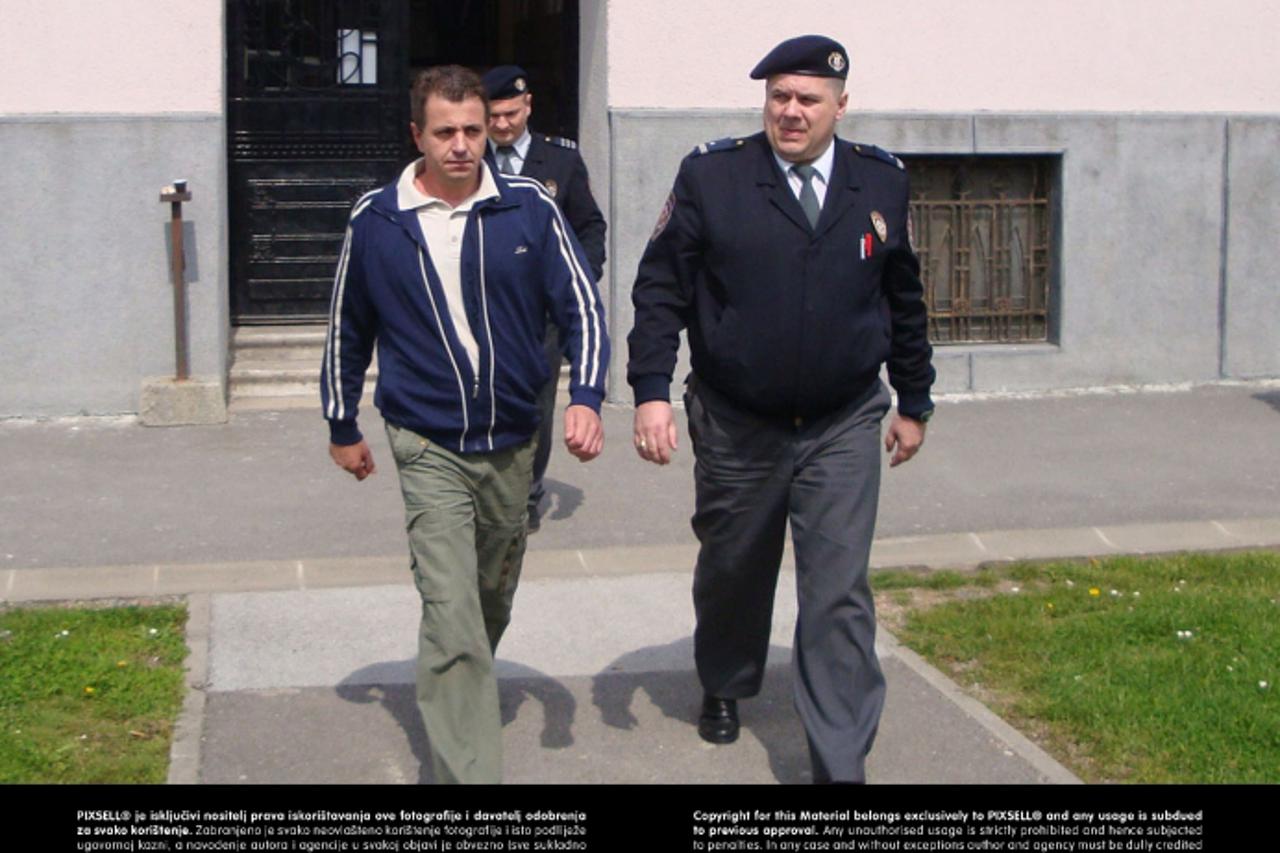 '16.04.2010., Sisak - U zupanijskom sudu u Sisku izrecena je presuda Damiru Vidi Raguzu i Zeljku Skledaru, bivsim pripadnicima 1. gardijske brigade Tigar koje drzavno odvjetnistvo tereti za ratni zloc