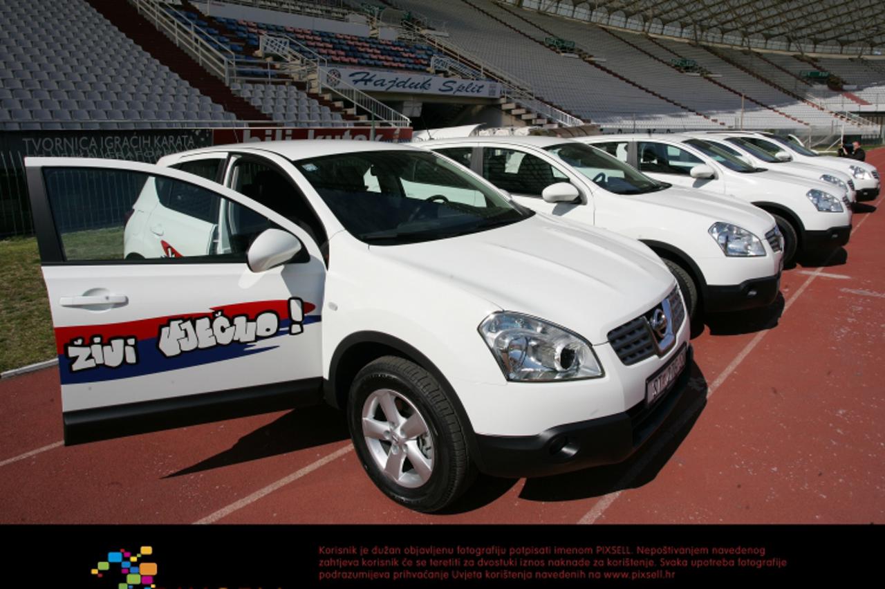 '20.03.2009., Split - Auto kuca Nissan dala je nogometnom klubu Hajduk na koristenje 5 automobila.  Photo: Miranda Cikotic/24sata'