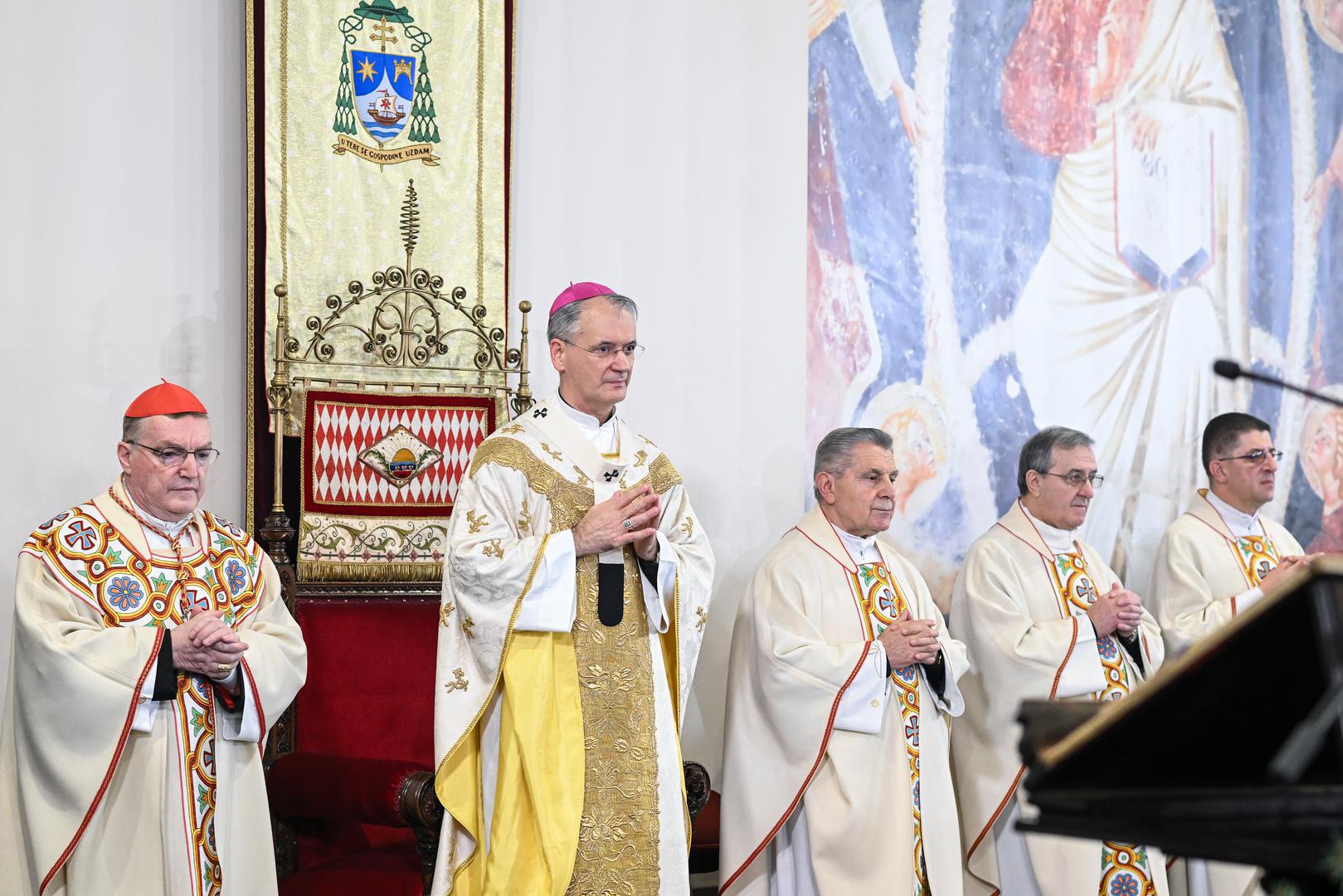 25.12.2023., Zagreb - U bogosluznom prostoru bl. Alojzija Stepinca zagrebacki nadbiskup Drazen Kutlesa predvodio je bozicnu danju misu. Photo: Neva Zganec/PIXSELL