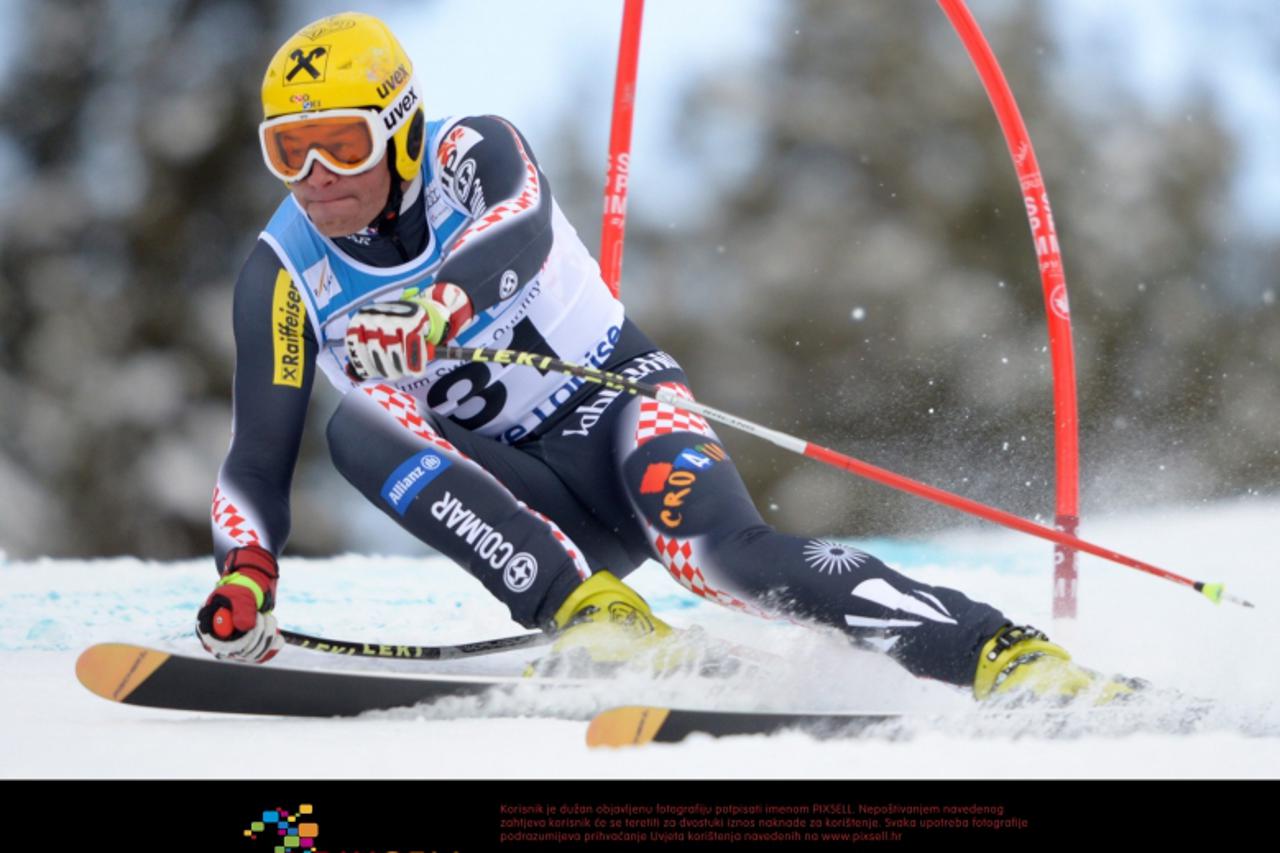 'Ivica Kostelic of Croatia, races down the hill during the first training run at the men\'s World Cup downhill ski race in Lake Louise, Alberta, Wednesday, Nov. 21, 2012. (AP Photo/The Canadian Press,