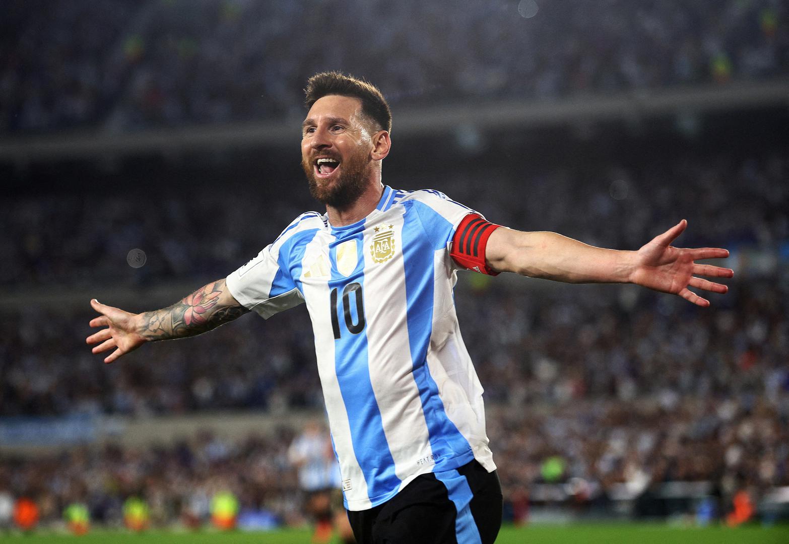 Tada 25-godišnji Messi zabio je, igrajući za Barcelonu i argentinsku reprezentaciju, nevjerojatan 91 gol, čime je srušio prethodni rekord Gerda Mullera, koji je 1972. zabio 85 golova u dresu Bayern Munchena i Njemačke. Spomenimo i da je Messi 91 gol zabio u 69 službenih utakmica, odnosno 79 u 60 nastupa za Barcelonu i 12 u devet nastupa za Argentinu.