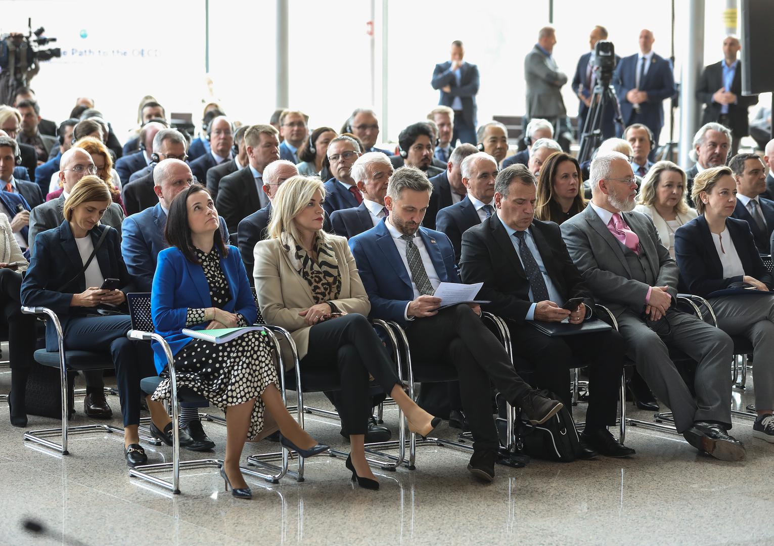 20.04.2023., Zagreb - U organizaciji Vlade Republike Hrvatske i Ministarstva vanjskih i europskih poslova u Nacionalnoj i sveucilisnoj knjiznici odrzala se konferencija pod nazivom "Hrvatska na putu u OECD: Sto donosi clanstvo?". ministrica poljoprivrede Marija Vuckovic, ministrica turizma i sporta Nikolina Brnjac, ministar regionalnoga razvoja i fondova Europske unije Sime Erlic, ministar zdravstva Vili Beros Photo: Jurica Galoic/PIXSELL