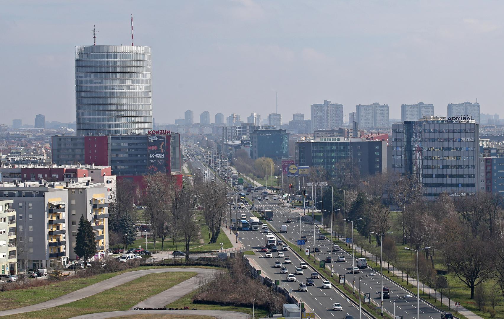  Duga je oko osam tisuća metara, ranije je bila dio Ljubljanske avenije, no nešto kasnije na prijedlog bivšeg gradonačelnika Milana Bandića se nazvala Zagrebačka avenija.