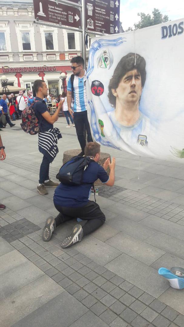 Sati nas dijele od utakmice u Nižnji Novgorodu između Hrvatske i Argentine.

