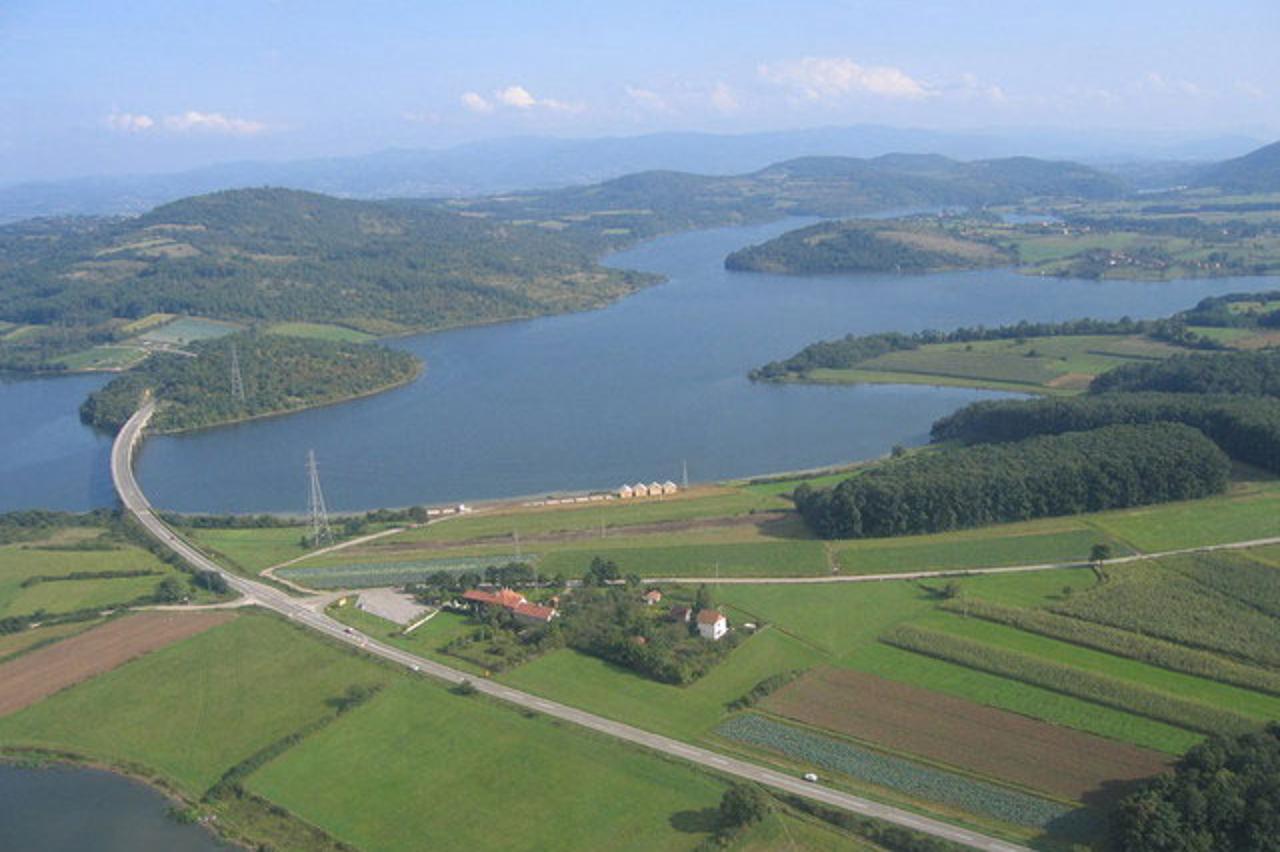 Gružansko jezero