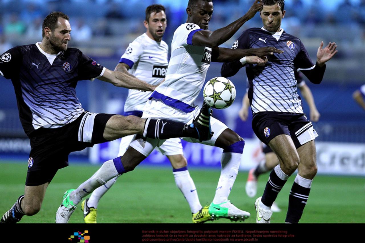 '18.09.2012., Zagreb,  Stadion Maksimir - Nogometna utakmica 1. kola UEFA Lige prvaka. GNK Dinamo - FC Porto.  Josip Simunic, Tonel, Jackson Martinez.  Photo: Goran Stanzl/PIXSELL'