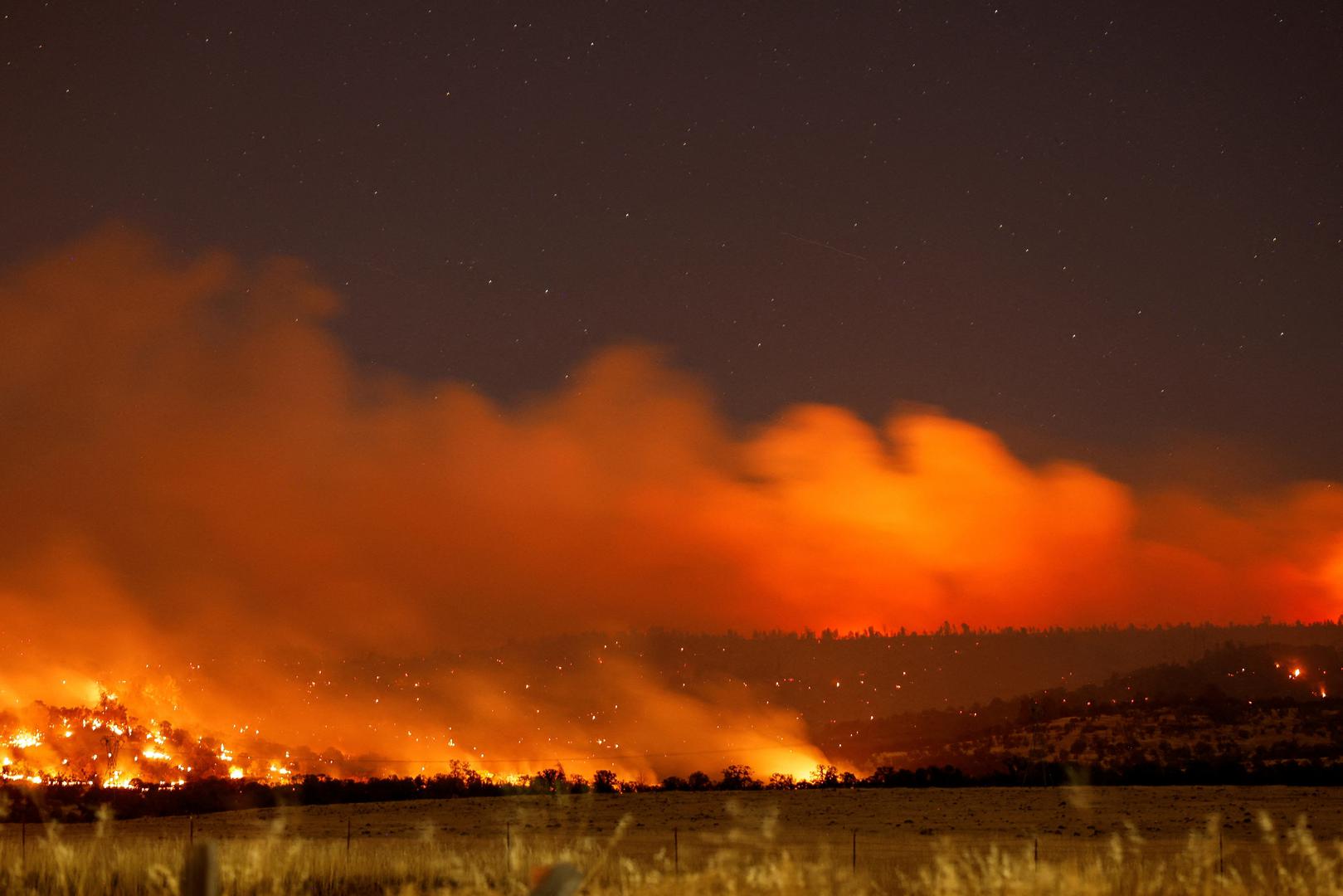 FILE PHOTO: Smoke and flame rise from Park Fire burning near Chico, California, U.S., July 25, 2024. Picture taken with long exposure. REUTERS/Fred Greaves/File Photo Photo: FRED GREAVES/REUTERS