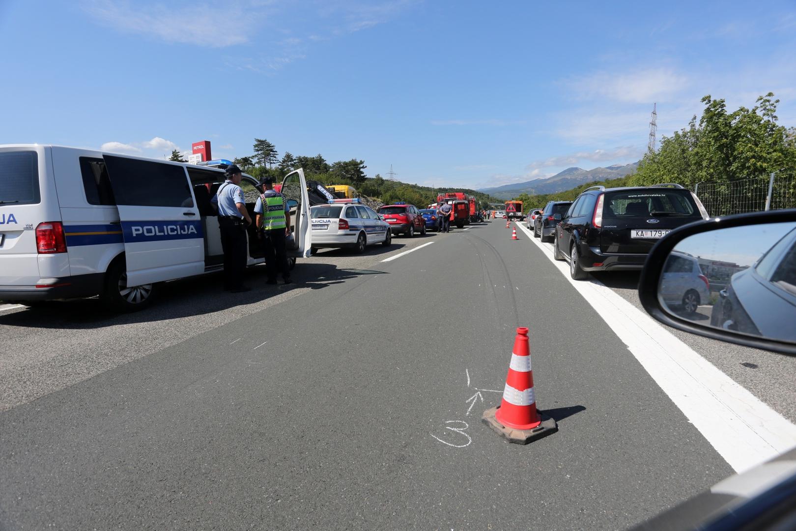 24.08.2020., Rijeka - Kamion cisterna prevrnula se na autocesti Rijeka - Zagreb kod benzinske crpke na Cavlima.
Photo: Goran Kovacic/PIXSELL