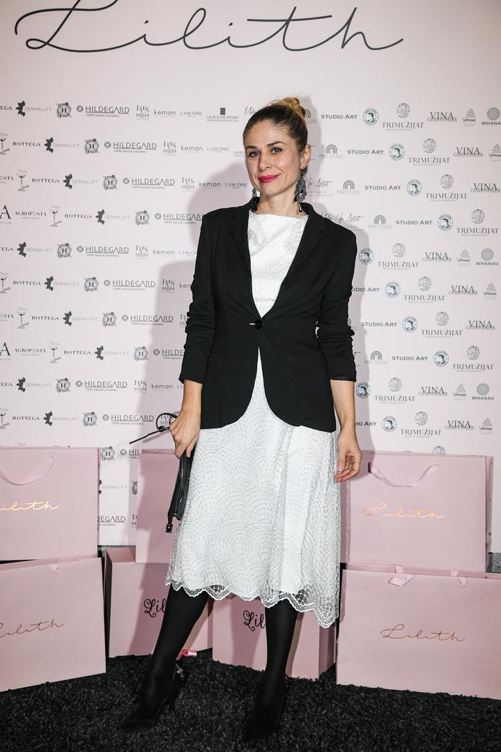 Nakon uspješnih uloga u televizijskim serijama Ana se posvetila i produkciji kazališnih predstava i filmova, a 2019. godine osvaja Nagradu Fabijan Šovagović na Festivalu glumca za najbolju žensku ulogu