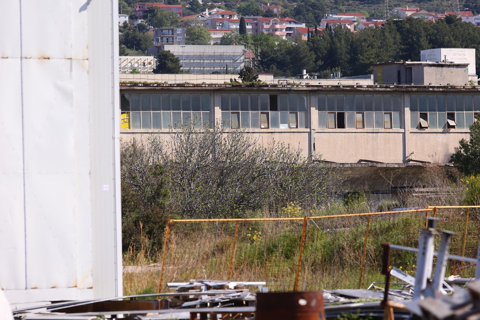 20.04.2023., Split - Deponij radioaktivne sljake na lokaciji nekadašnje tvornice Jugovinil u Kastel Sucurcu. Photo: Miroslav Lelas/PIXSELL