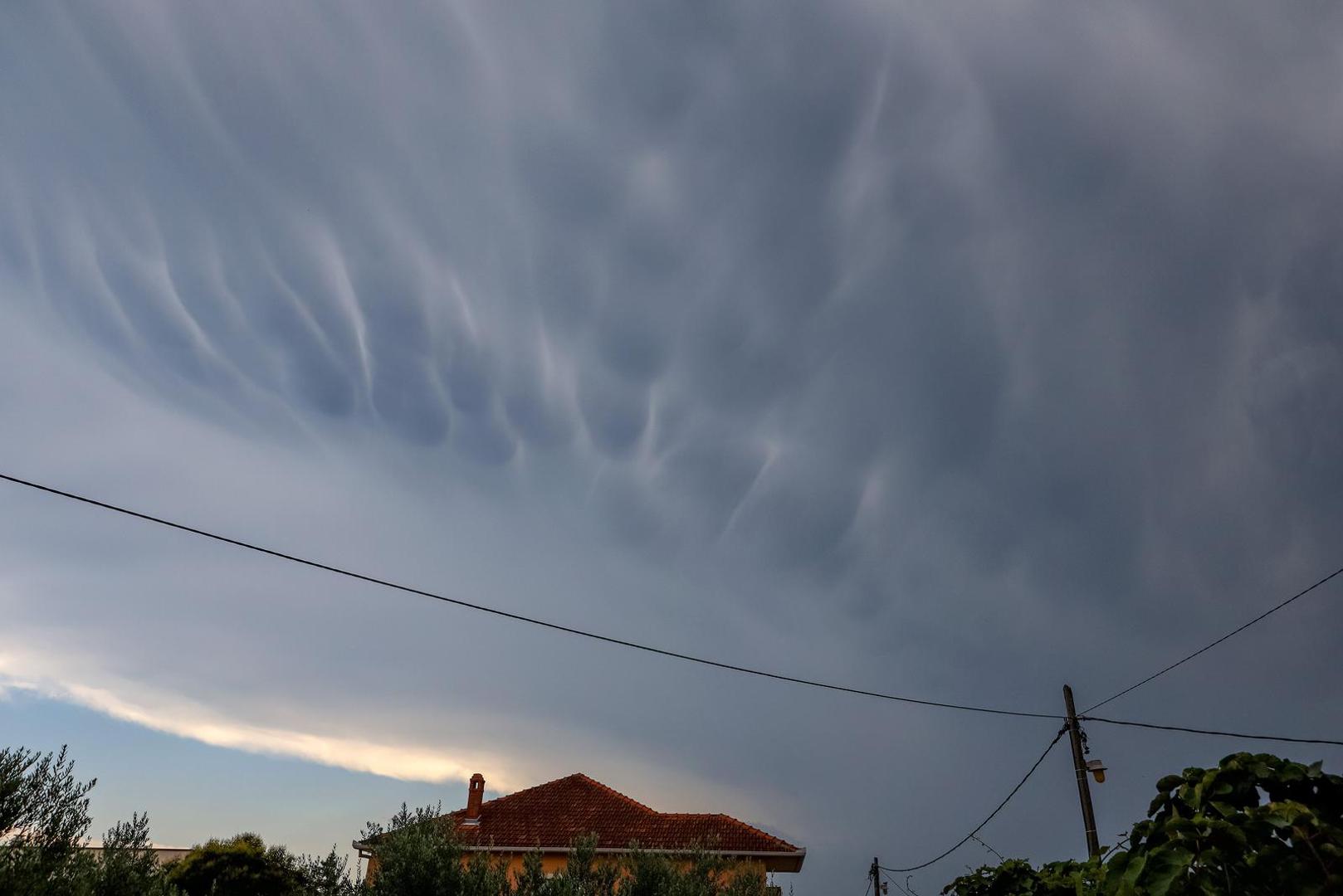 22.07.2023., Zadar  -  Oblaci nad Zadrom Photo: Sime Zelic/PIXSELL