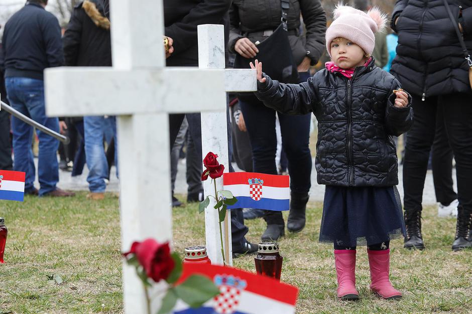 Na Memorijalnom groblju odana počast žrtvama Vukovara