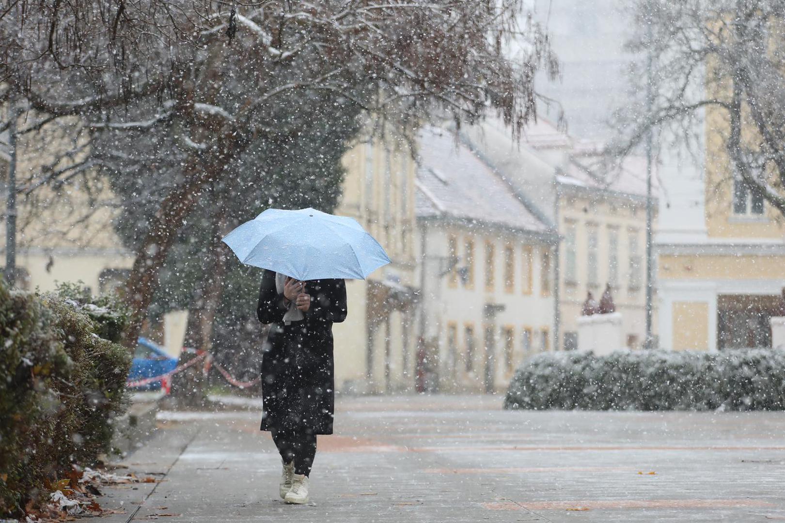 Snijeg je danas krenuo padati u Zagrebu, Samoboru, Sisku, Petrinji, Karlovcu...

