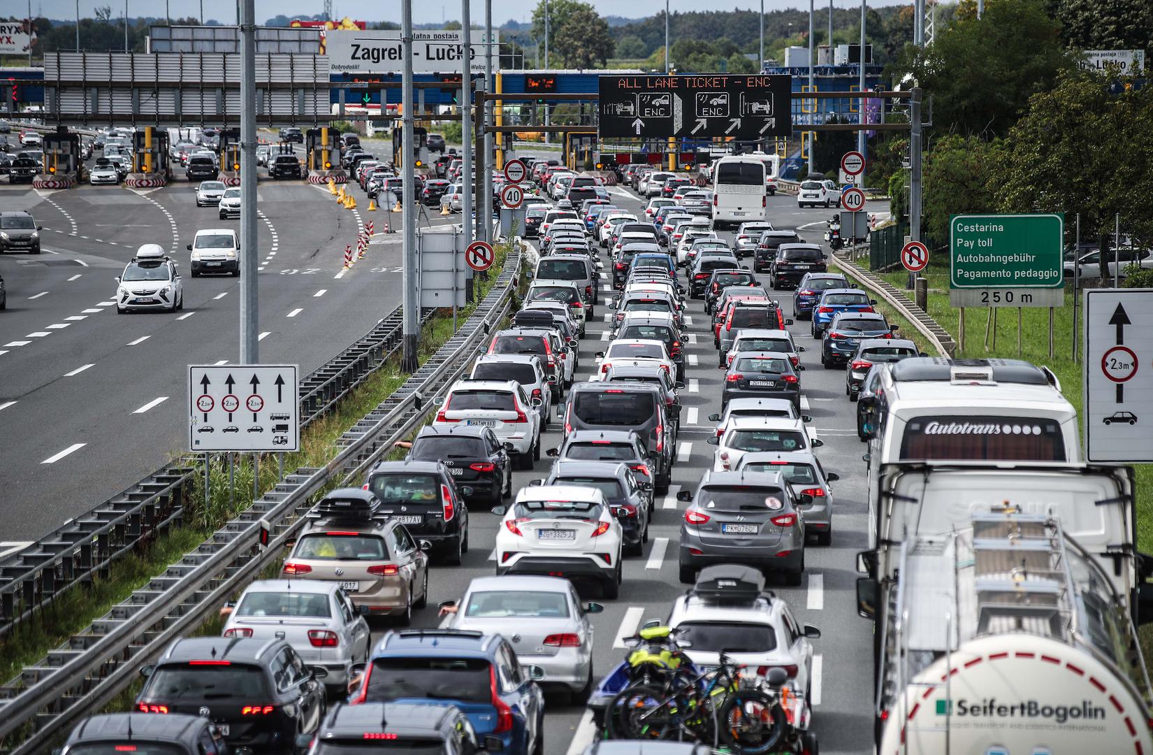 03.08.2024.., Zagreb - Prometne guzve na naplatnoj postaji Lucko. Photo: Slavko Midzor/PIXSELL