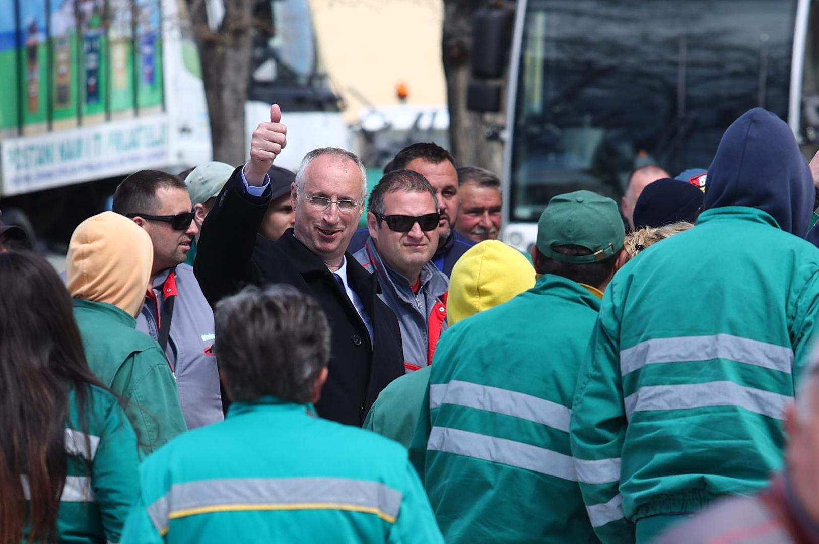 05.04.2023., Split - Dogovorom izmedu radnika Cistoce i gradonacelnika Puljka zavrsen je strajk te su radnici nastavili s obavljanjem svojih poslova. Photo: Miroslav Lelas/PIXSELL