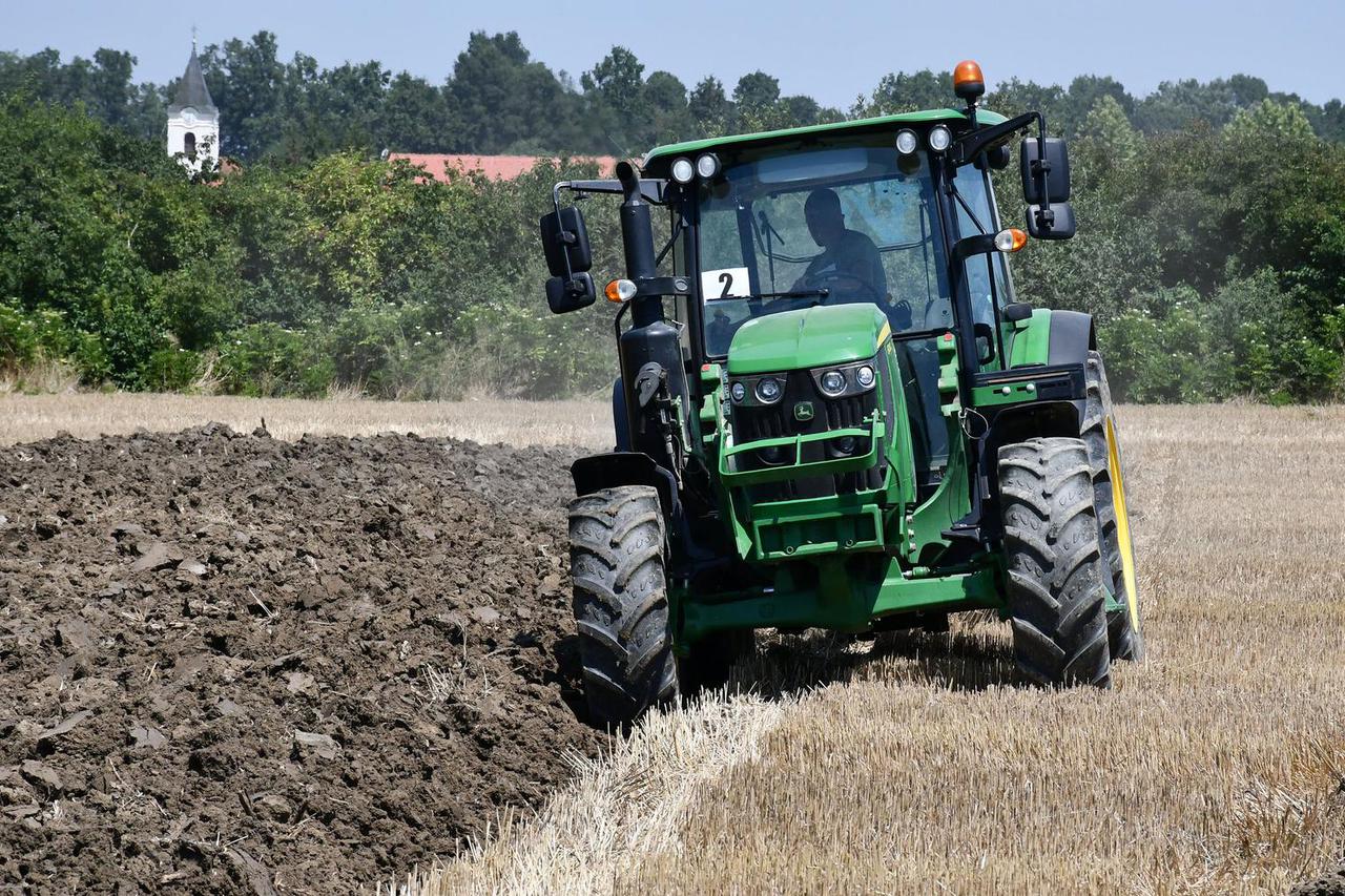 Čajkovci: Održano 19. natjecanje orača Brodsko-posavske županije