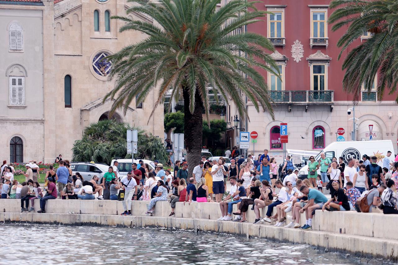 Split: Unatoč lošem vremenu grad je i dalje pun turista