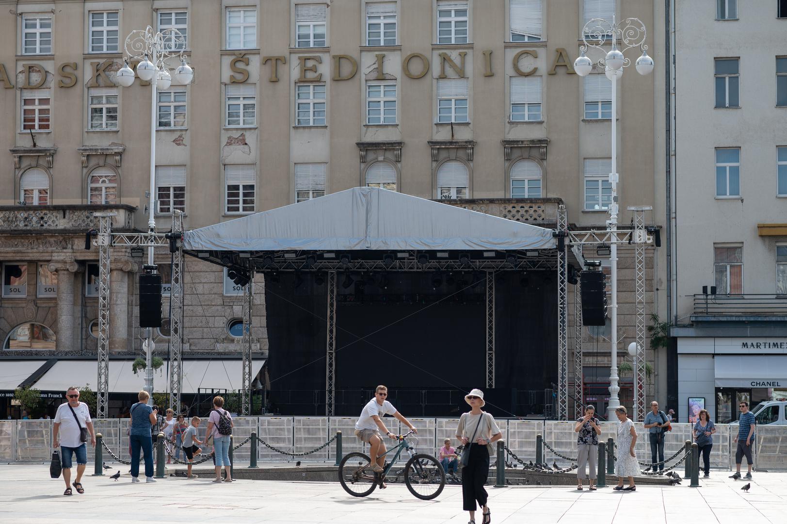 Njihov dolazak očekuje se oko 17.30 sati, a sve okupljene do tada će zabavljati DJ i Zaprešić Boysi. 