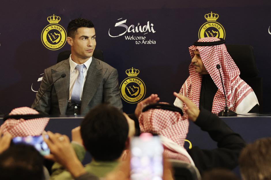 Al Nassr unveil new signing Cristiano Ronaldo