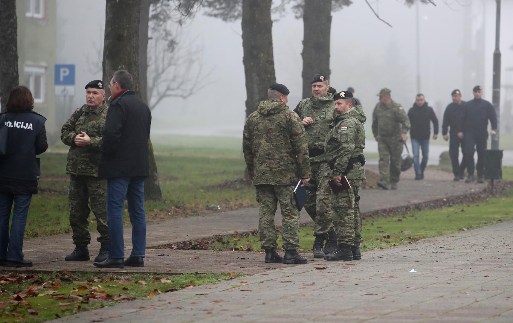 07.12.2022., Vocin - Na jednom mjestu u Vocinu okupljena je vojska, HGSS i vatrogasci nakon pronalaska srusenog zrakoplova Mig. Photo: Luka Stanzl/PIXSELL