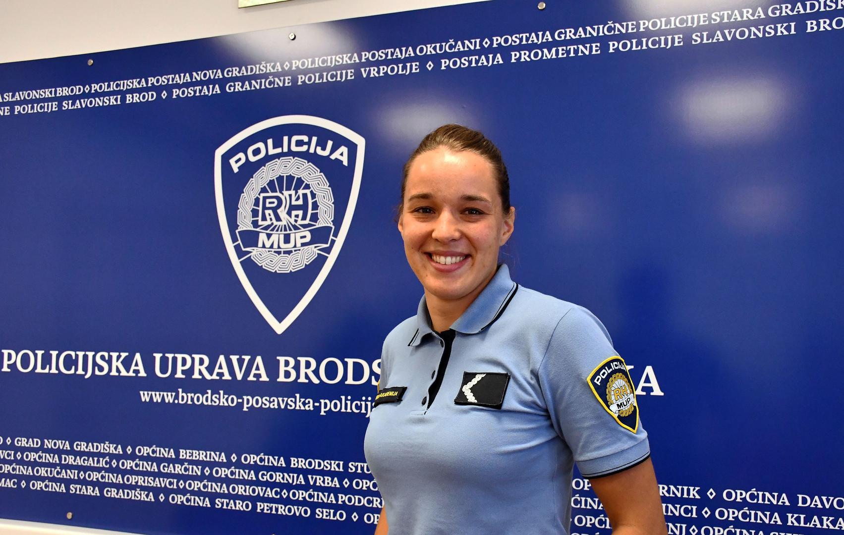 16.08.2021., Slavonski Brod - Polaznica Policijske skole Amela Zukanovic podijelila je osobne dojmove sa skolovanja za policajku.
Photo: Ivica Galovic/PIXSELL