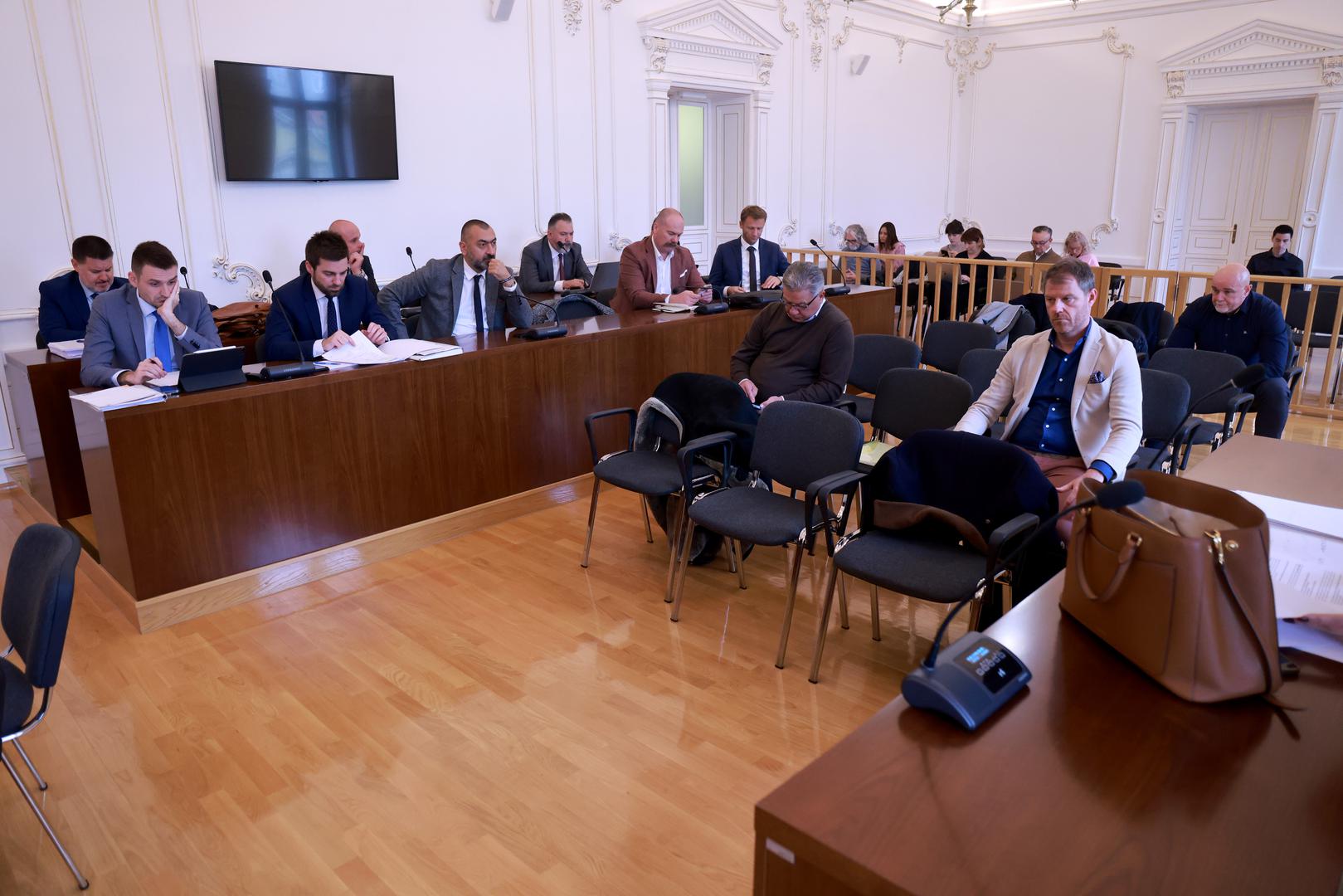 12.11.2024., Osijek - Na Zupanijskom sudu nastavljeno je sudjenje braci Mamic i ostalima za izvlacenje novca iz Dinama. Damir Vrbanovic, Mario Mamic Photo: Davor Javorovic/PIXSELL