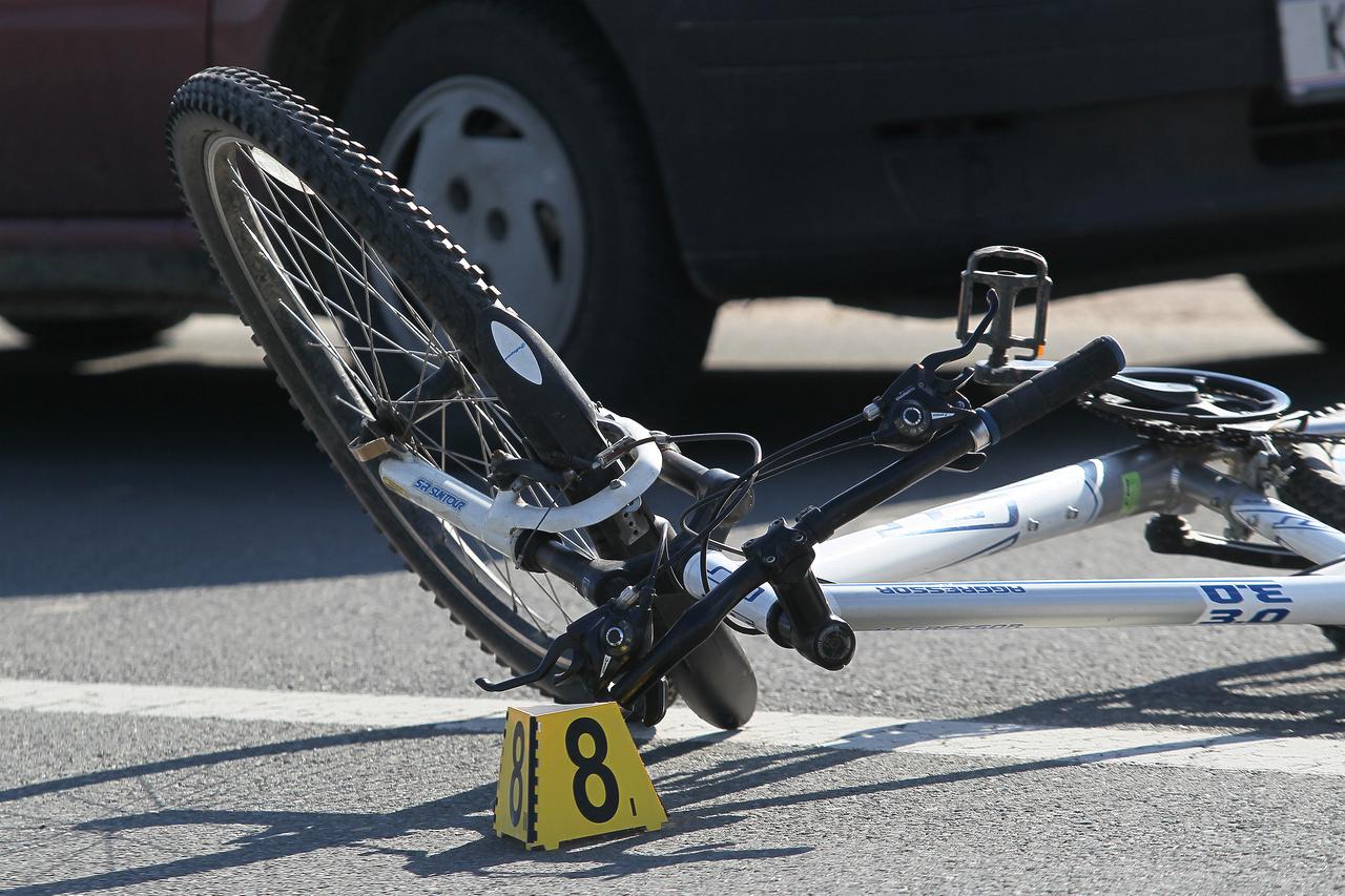 Koprivnica: Biciklist lakše ozlijeđen nakon naleta automobila na pješačkom prijelazu