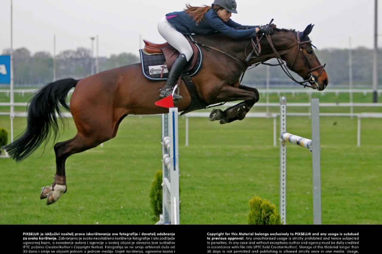 '21.04.2013., Zagreb - Na hipodromu je odrzan prvi ovogodisnji turnir u preponskom jahanju na otvorenom, Croatia cup i GP series u organizaciji konjickog kluba Karoca.  u kategoriji 140cm, Antea Simle