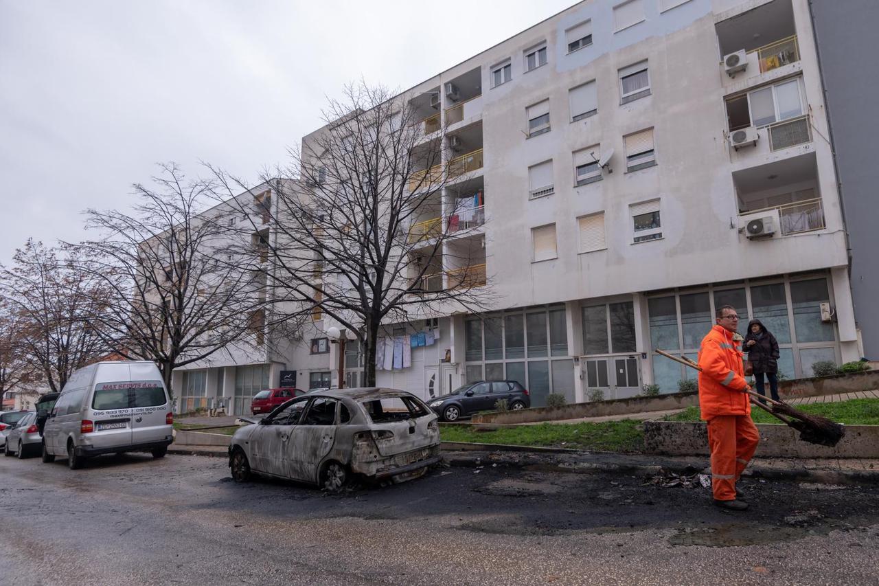 Zadar: Vatra zapaljenog otpada proširila se na automobile