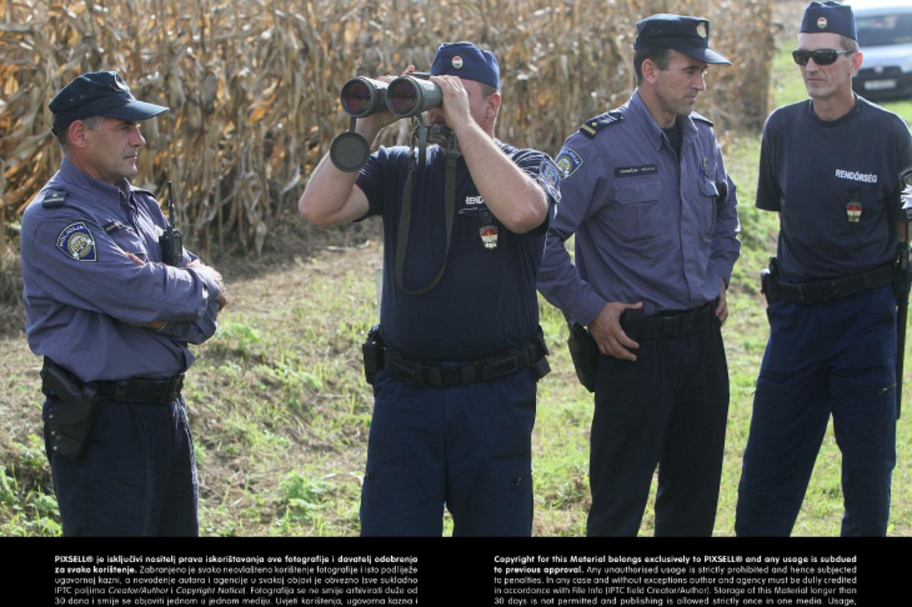 '29.10.2013., Koprivnica - Hrvatski i madjarski policajci poceli su zajedno nadgledati drzavnu granicu. Zajedno ce unutar pojasa od deset kilometara na hrvatskoj i madjarskoj strani zaustavljati vozil