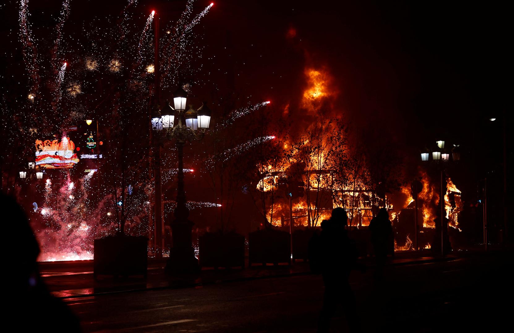 Fire burns following of a suspected stabbing that left few children injured in Dublin, Ireland, November 23, 2023. REUTERS/Clodagh Kilcoyne Photo: Clodagh Kilcoyne/REUTERS