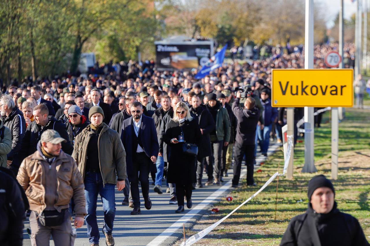 150 tisuća ljudi u najmasovnijoj koloni sjećanja u Vukovaru