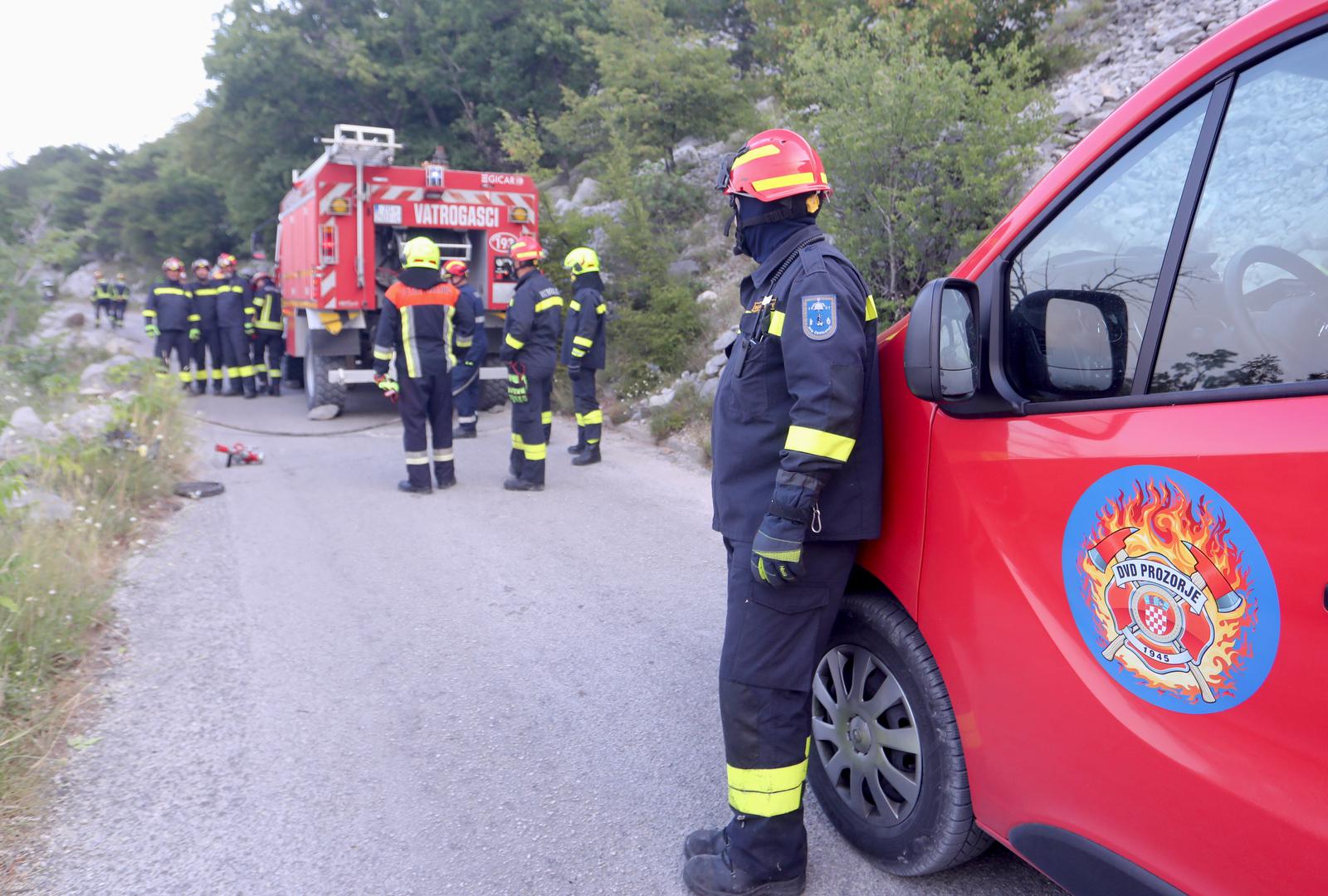 01.08.2024.,Makarska-Vatrogasci s kontinenta na pozaristu u Parku prirode Biokovo. Photo: Ivo Cagalj/PIXSELL