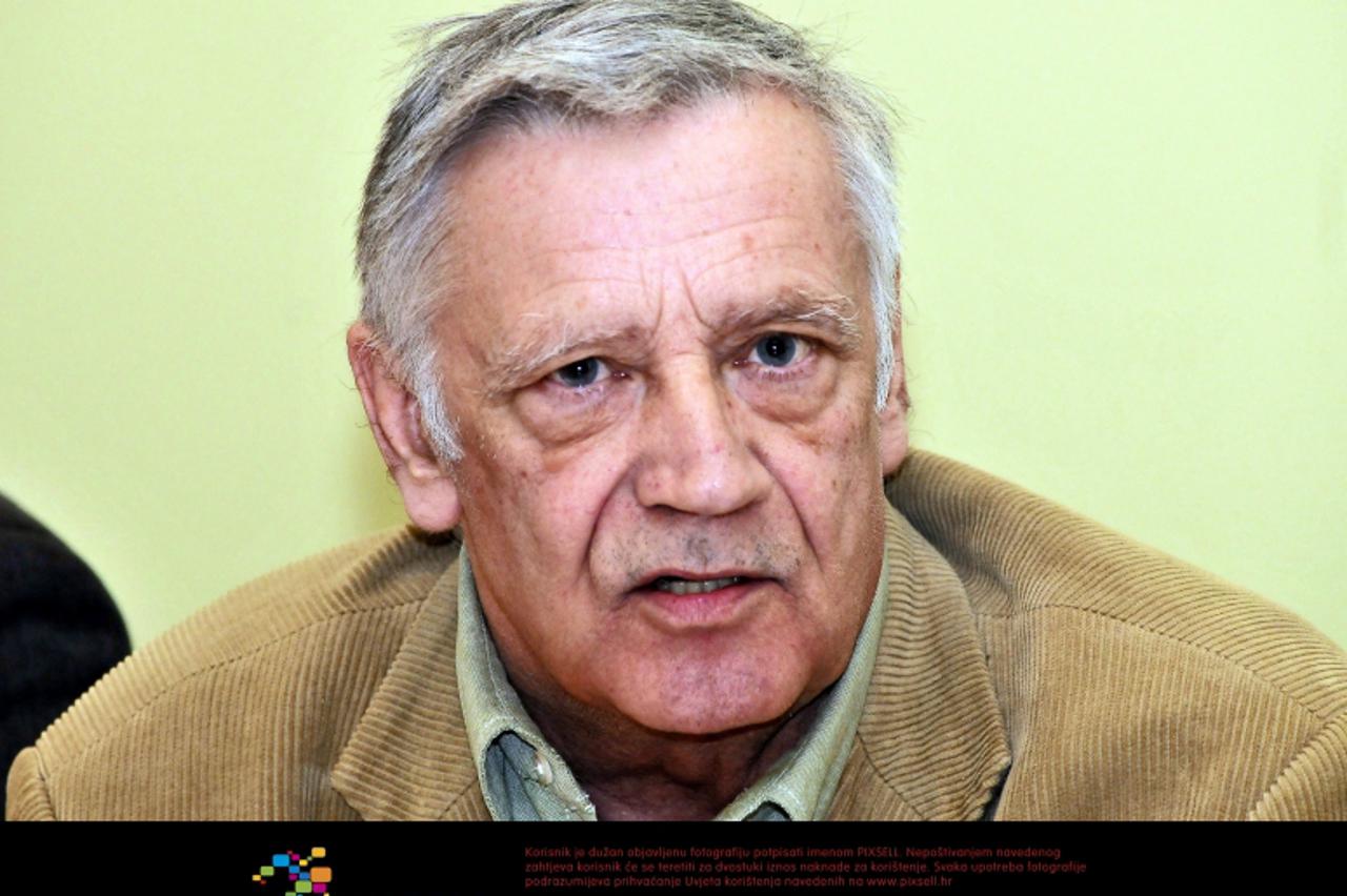 '23.04.2012., Vinkovci - Povodom nadolazeceg 19. Festivala glumca u maloj gradskoj vjecnici odrzana je tiskovna konferencija. Zarko Potocnjak. Photo: Goran Ferbezar/PIXSELL'