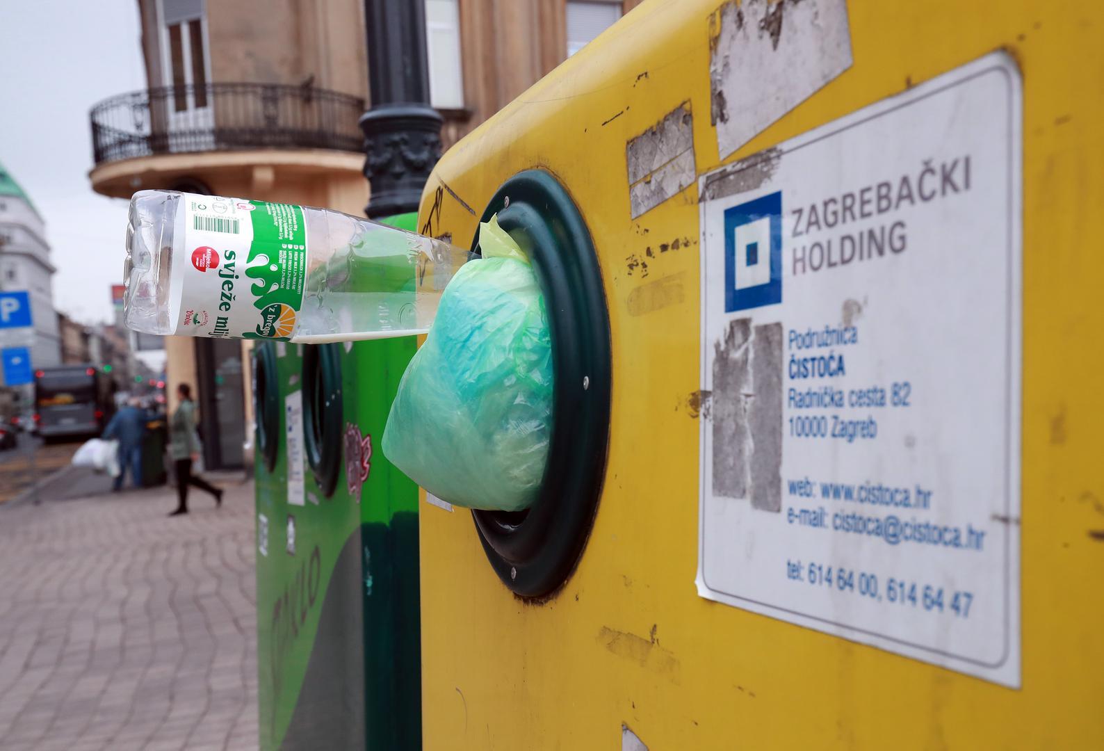 Boce, čašice od jogurta, vrećice... ispadale su i u Vlaškoj 