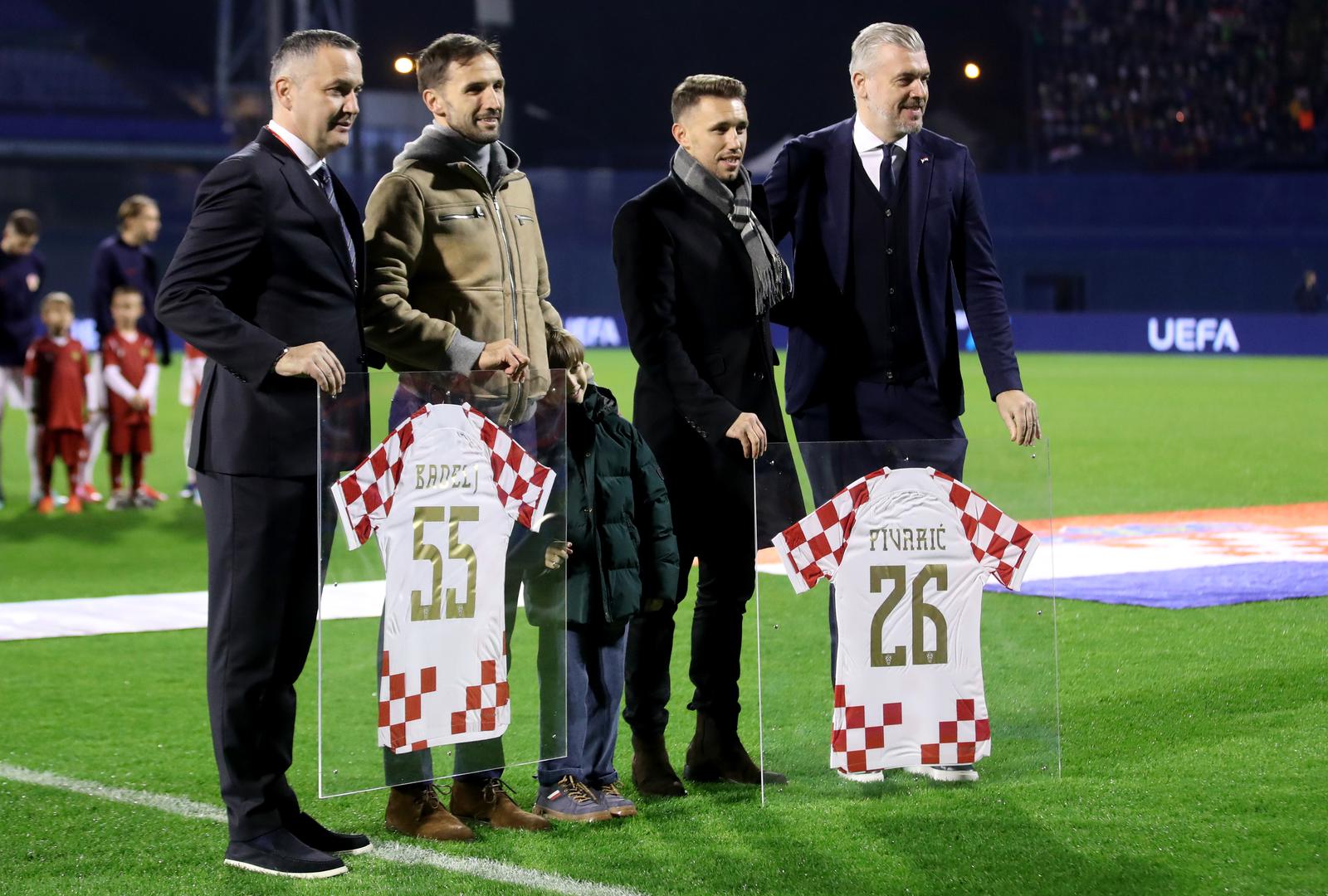 21.11.2023., stadion Maksimir, Zagreb - Kvalifikacije za UEFA Euro 2024, skupina D, Hrvatska - Armenija. Milan Badelj i Josip Pivaric dobili su priznanje Hrvatskog nogometong saveza. predsjednik HNS-a Marijan Kustic, Milan Badelj, Josip Pivaric, Stipe Pletikosa Photo: Luka stanzl/PIXSELL