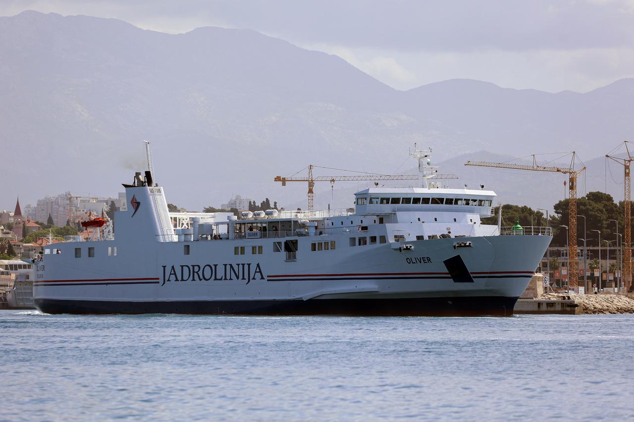 Split: Prva službena plovidba novog Jadrolinijinog trajekta Oliver
