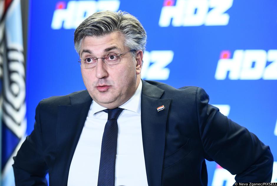 Zagreb:  Andrej Plenković dao izjavu za medije nakon  sjednice šireg Predsjedništva HDZ-a