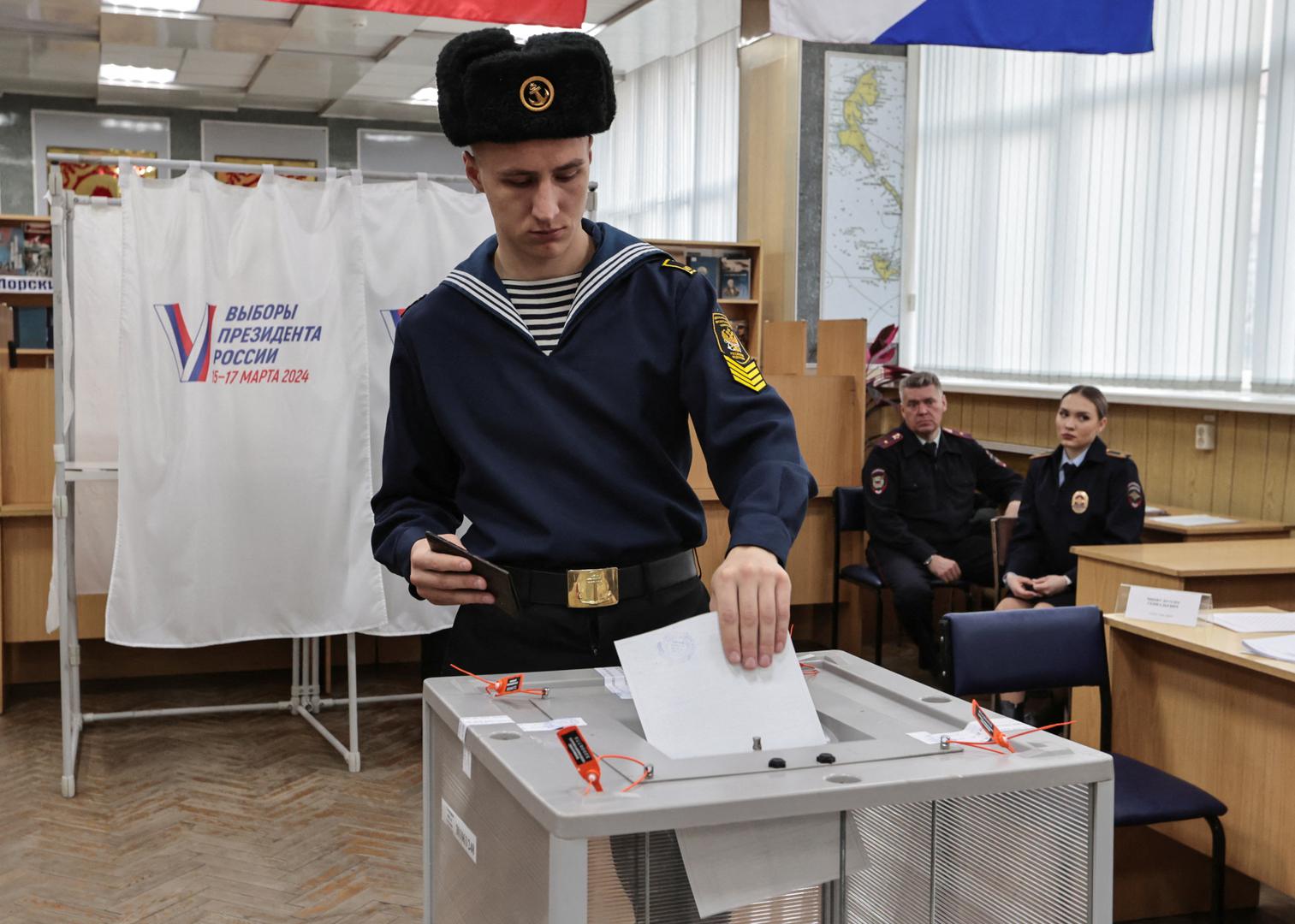 Ljudi diljem Rusije i anektiranih regija Ukrajine započeli su trodnevno glasovanje kako bi odlučili o sljedećem predsjedniku zemlje. Očekuje se da će sadašnji predsjednik Vladimir Putin pobijediti i osigurati peti mandat kao čelnik.