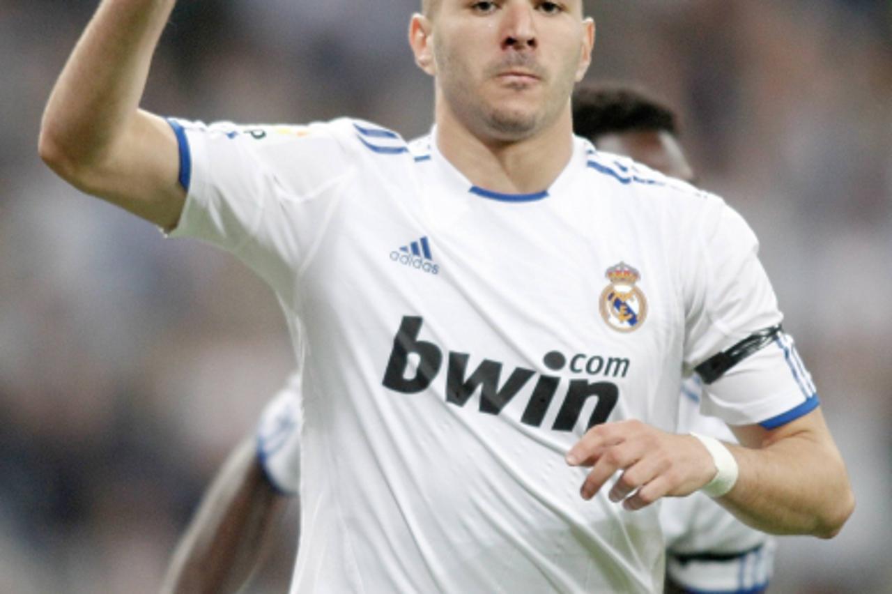 '10.05.2011, Santiago Bernabu, Madrid, ESP, Primera Divisin 2010/2011, Real Madrid vs FC Getafe, im Bild Real Madrid\'s Karim Benzema celebrates during La Liga Match. May 10, 2011. Foto © nph / Alva